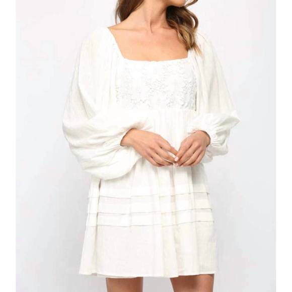 NEW FATE lace puff sleeve dress in white - Picture 1 of 4